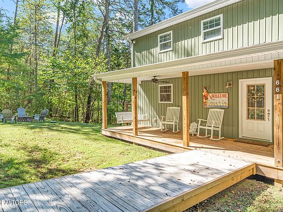 3rd image of 661 Laurel Lake Cir