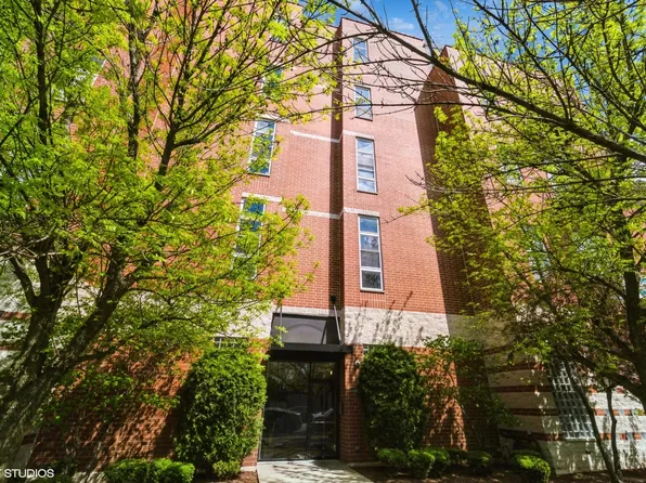 949 N Willard Ct APT 302, Chicago, IL 60642
