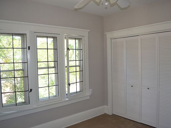 3rd image of 3942 N Farwell Ave