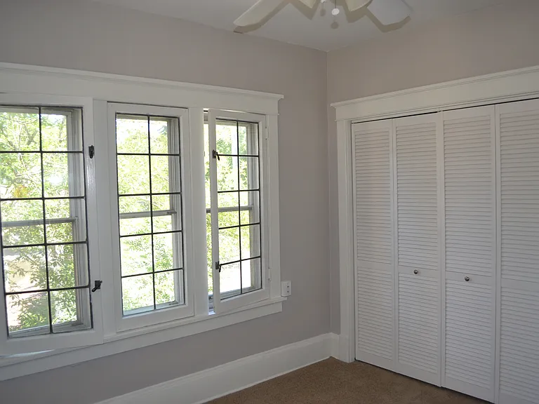 3942 N Farwell Ave — Photo 3