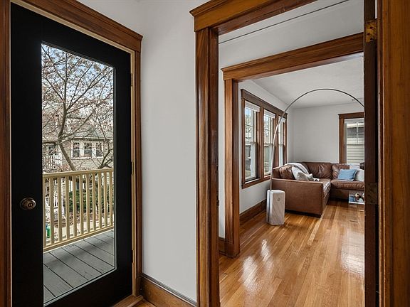 4th image of 34 Roseway St