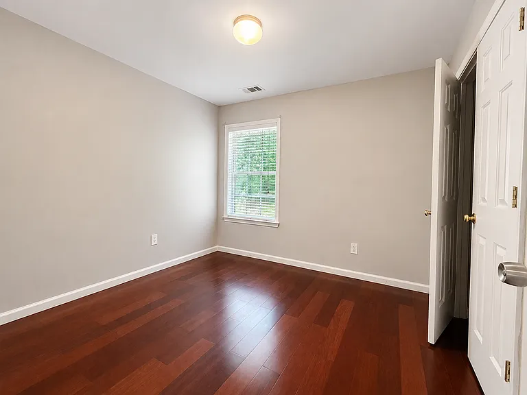 2923 Stanstead Cir — Photo 17