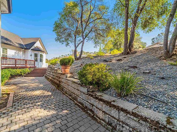 4th image of 620 Arbona Cir N