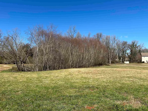 590 Carey Dr, Greer, SC 29651