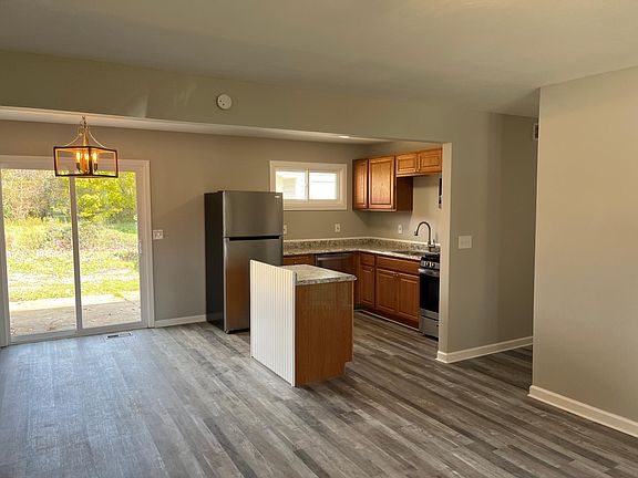 2nd image of 91 Robinhood Dr