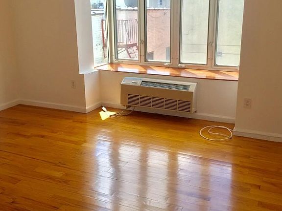 4th image of 88-20 Parsons Blvd #7A