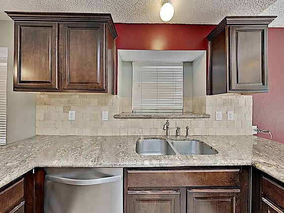 5th image of 4333 Kenwood Dr