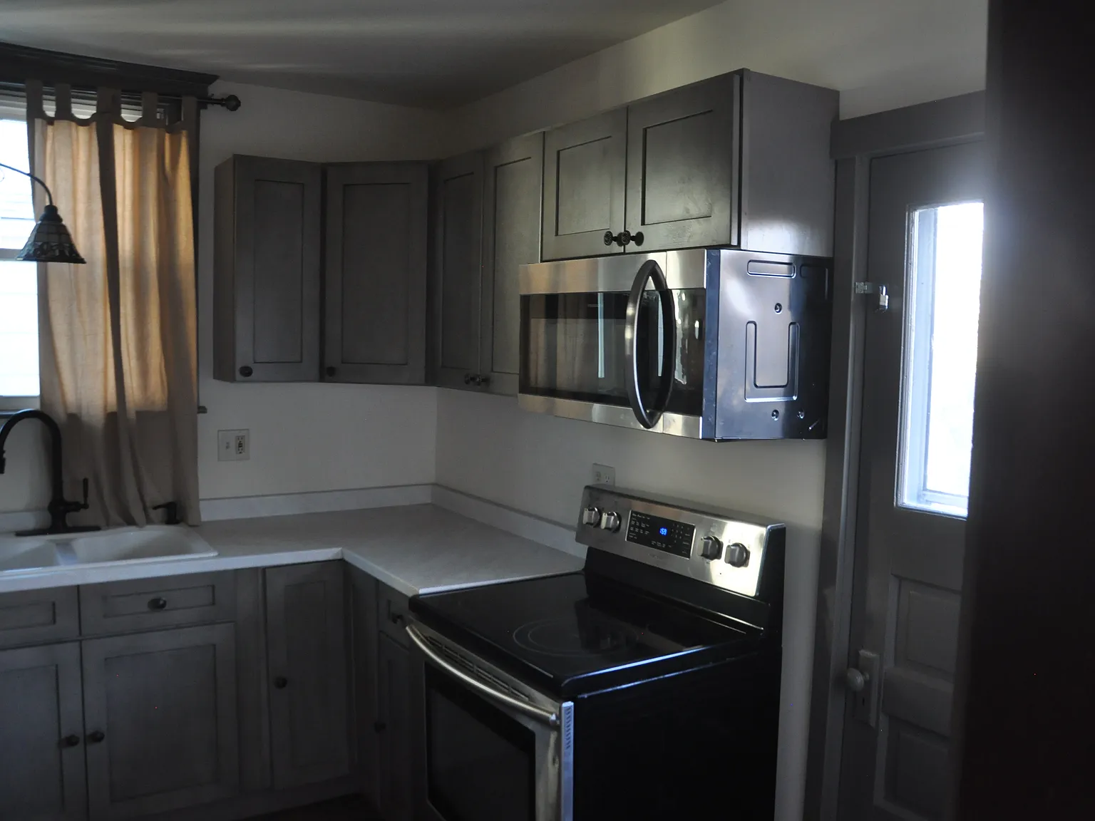 2 bed, 1.5 bath, 1245 sqft, $1,600 — Photo 3