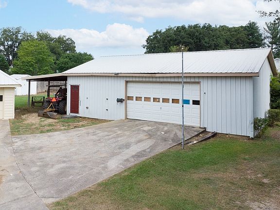 3rd image of 7525 Blacks Mill Rd