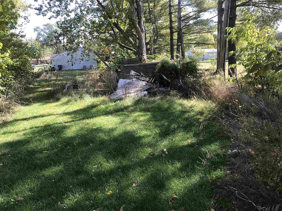 2nd image of 9512 N Wheeling Ave