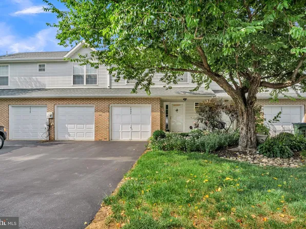 1937 Daybreak Cir, Harrisburg, PA 17110