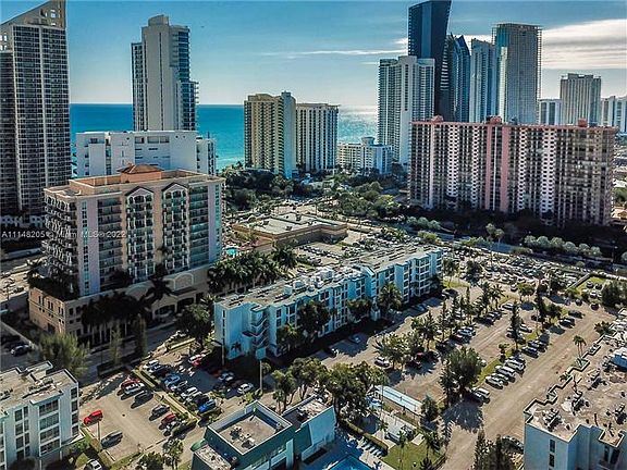 5th image of 17560 Atlantic Blvd APT 508