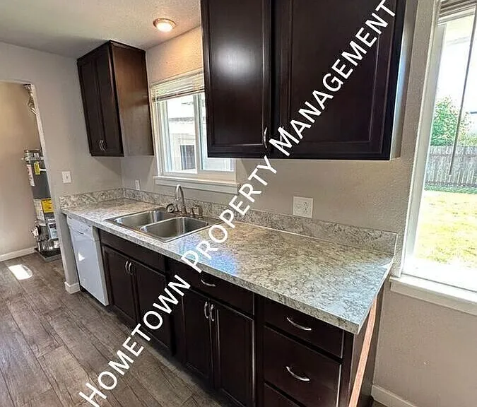1720 Lake Park Dr SW — Photo 6