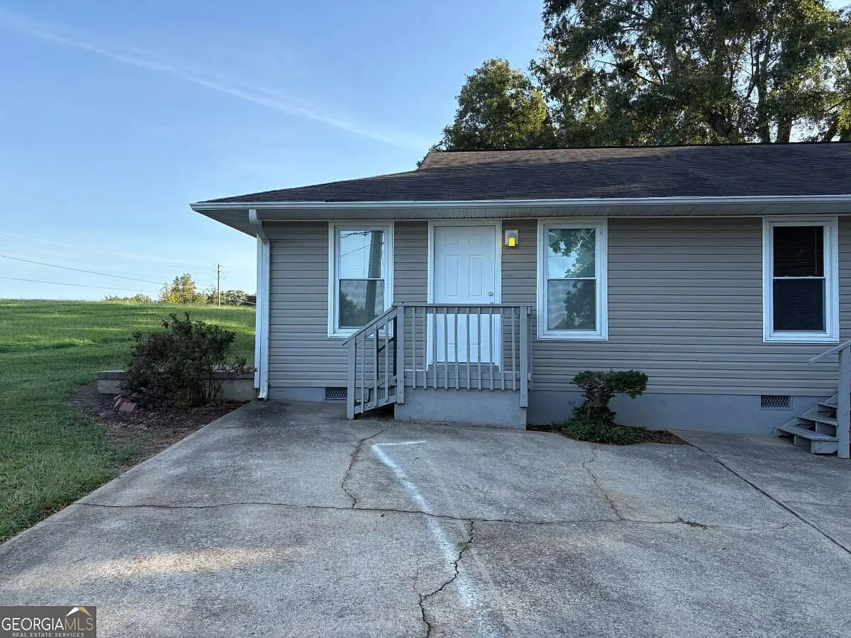 1 bed, 1.0 bath, $850 — Photo 2