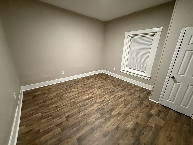 741 E Trigg Ave — Photo 12