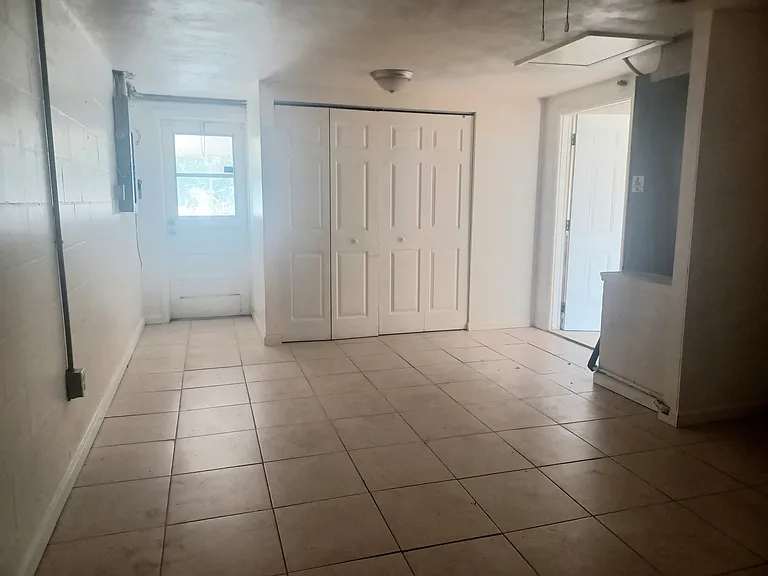16 S Monroe St — Photo 20