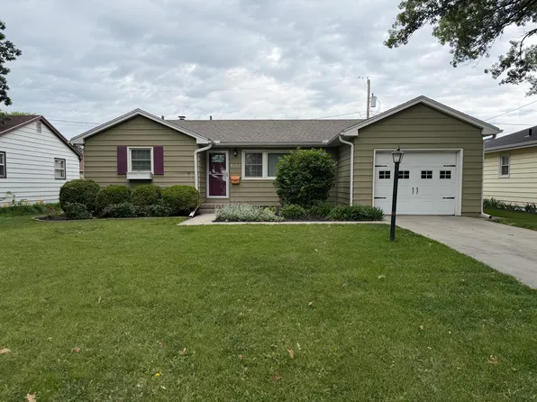 6102 Oak St, Omaha, NE 68106