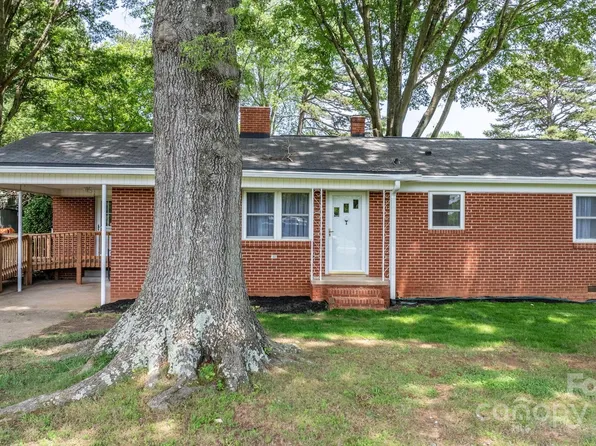 151 Third Creek Rd, Statesville, NC 28677