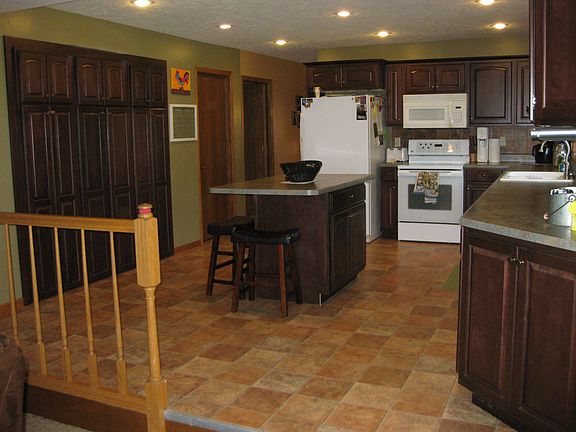 2nd image of 125 Rosewood Dr