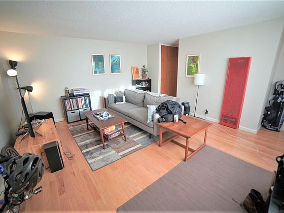 2nd image of 1721 Clement St APT 3