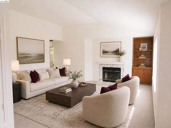 2nd image of 5022 Lakeview Dr Unit 202