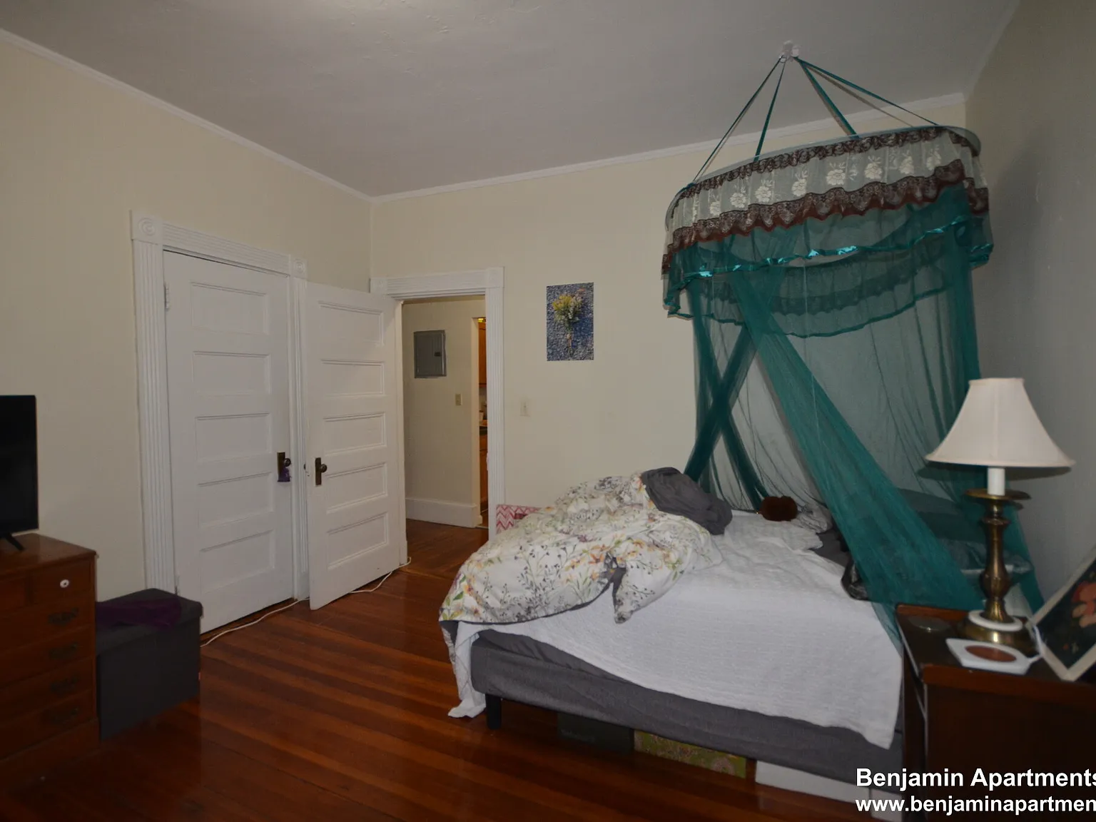 3 bed, 1200 sqft, $3,175 — Photo 4