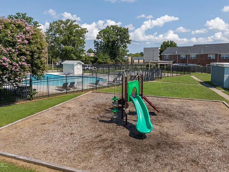 Hilton Village Townhomes — Photo 11