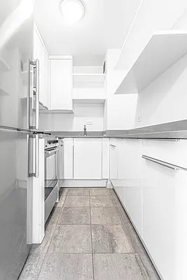 Rented by Olnick Organization | media 4