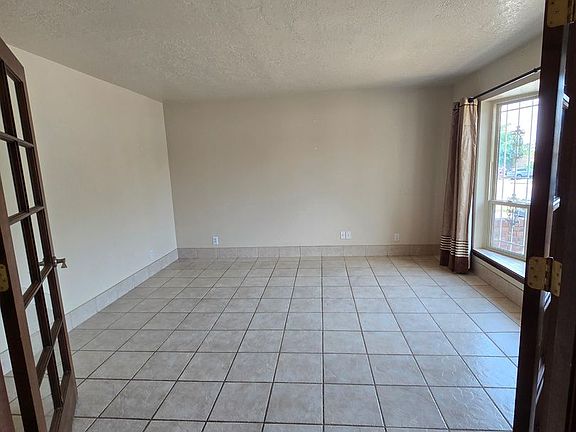 5th image of 9620 Admiral Dewey Ave NE