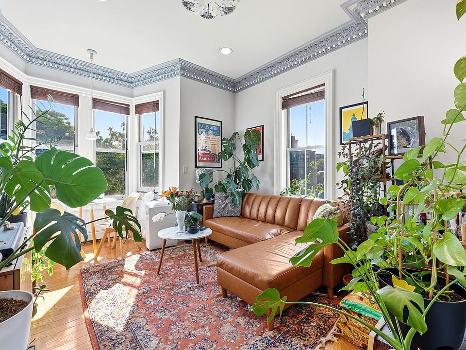 1st image of 58-60 Clarendon St #3