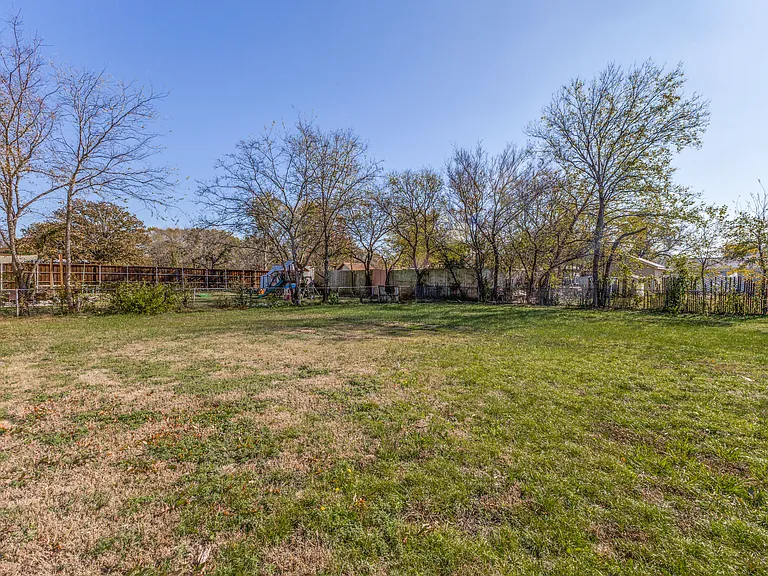 12900 Quail Dr — Photo 24