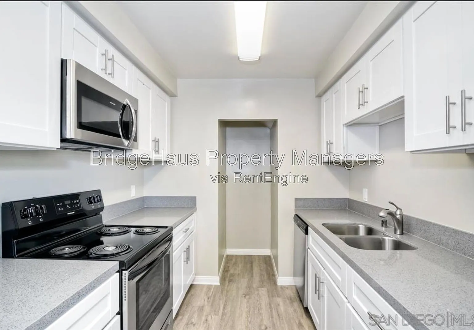 3 bed, 2.0 bath, 1100 sqft, $2,695 — Photo 4