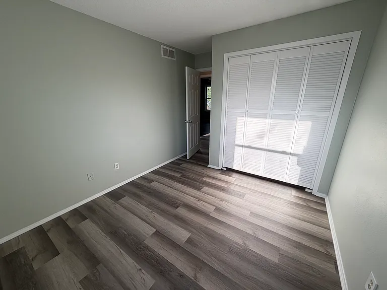 510 S 12th St — Photo 8