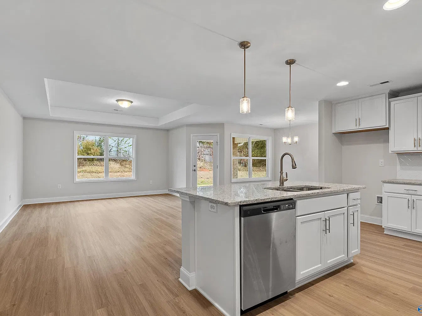 4 bed, 1964 sqft, $2,160 — Photo 1