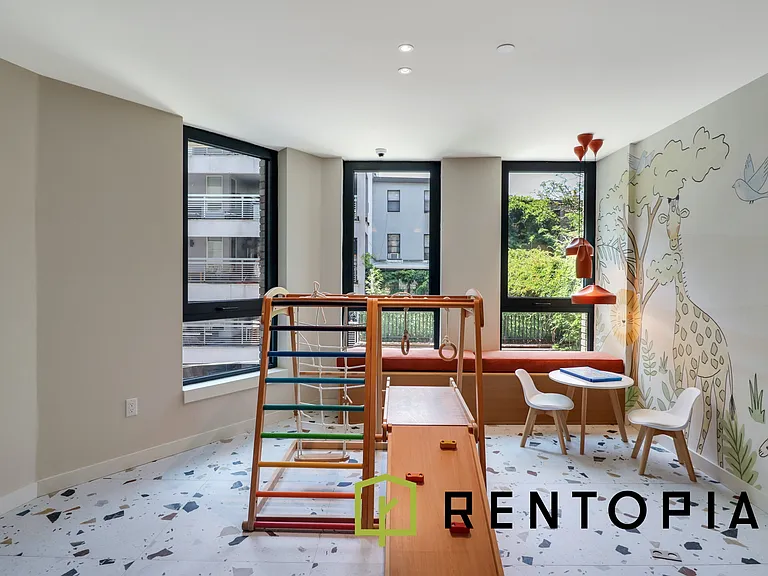 130 Hope St #203N — Photo 16
