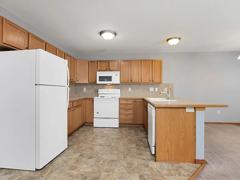 1126 Country Club Ln — Photo 8