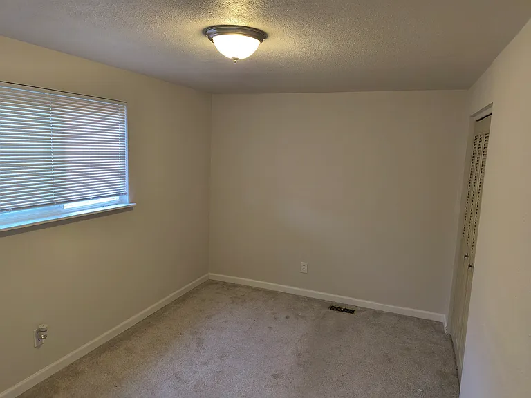 1816 NW Lincoln St — Photo 22