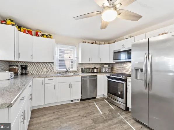 111 Thompson St, Burlington, NJ 08016