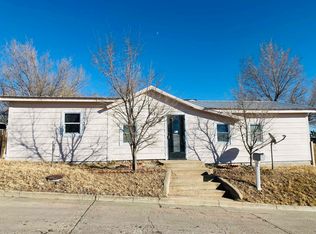 512 12th Ave, Dodge City, KS 67801
