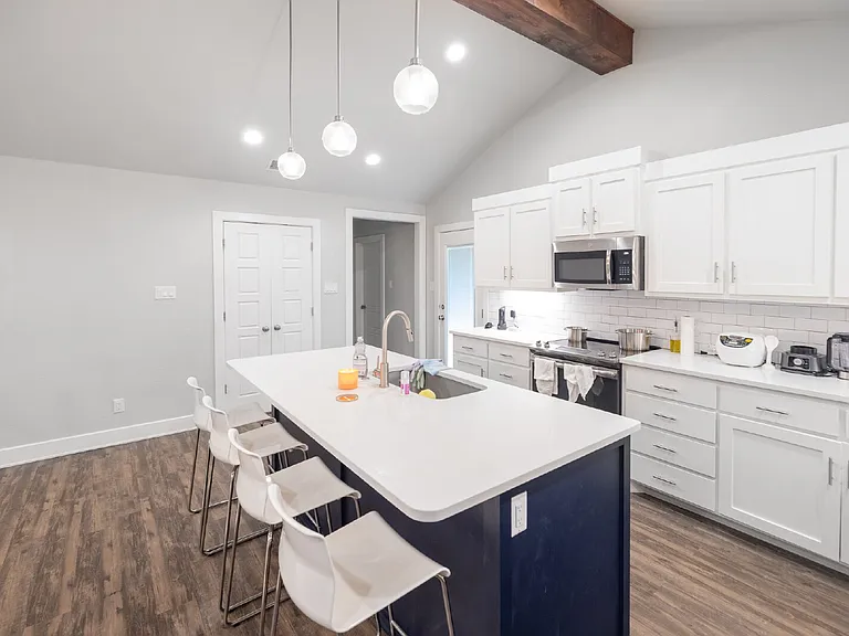 4618 Ebbets Dr — Photo 8