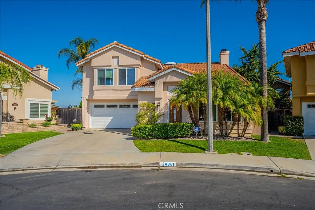 4 bed, 2.5 bath, 1687 sqft, $4,950 — Photo 3
