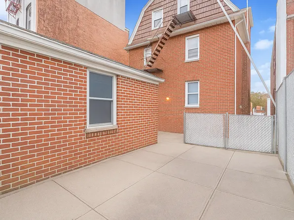 1461 East 3rd Street image 34 of 36