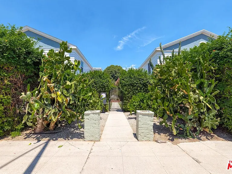 11683 Chandler Blvd #11685-1/2 — Photo 23