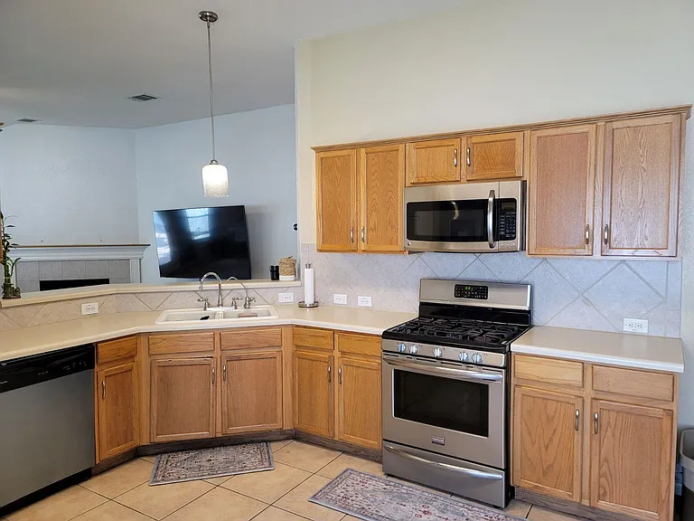 108 Warner Bnd — Photo 8