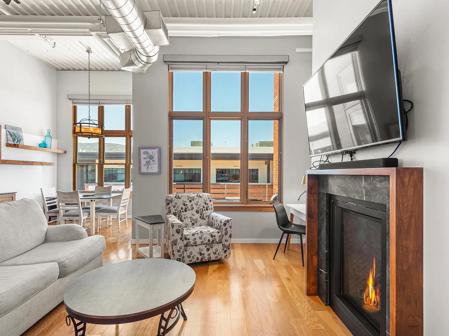 1 bed, 798 sqft, $4,250 — Photo 2