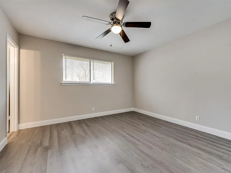1114 Anthony Dr — Photo 14
