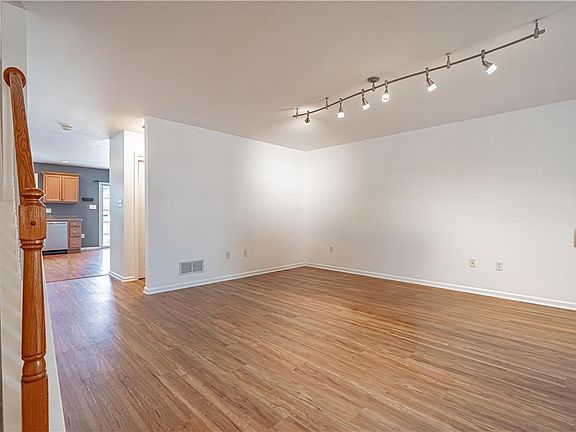 3rd image of 1427 Chelsea Ave