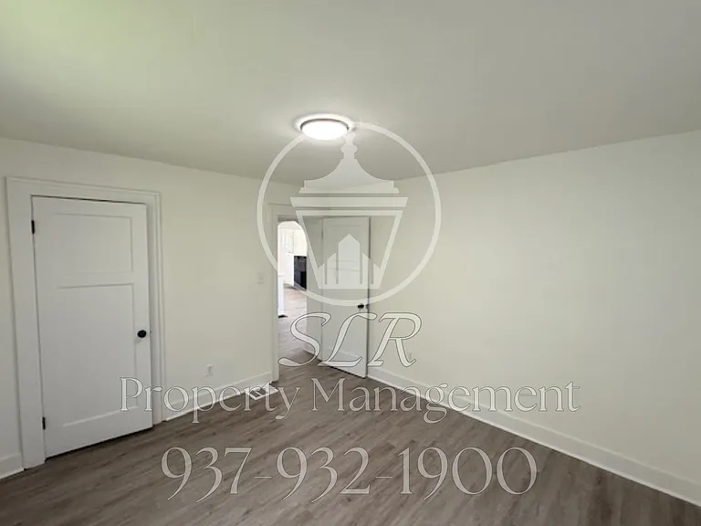 3925 Hoover Ave — Photo 5