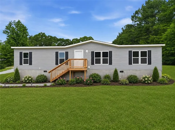 104 Tomahawk Dr, Easley, SC 29640