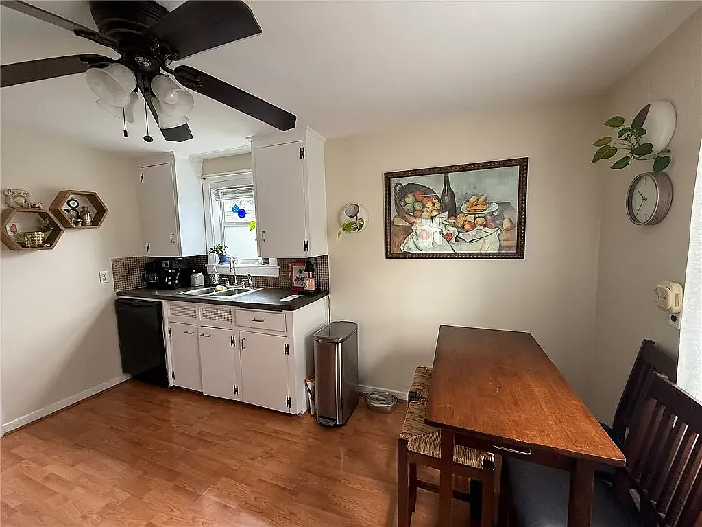 2 bed, 900 sqft, $1,400 — Photo 4